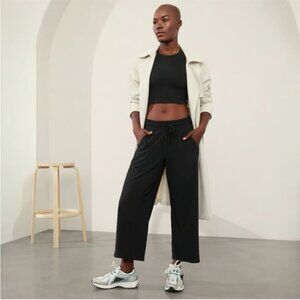 Athleta avenue wide leg crop pant 4 Black